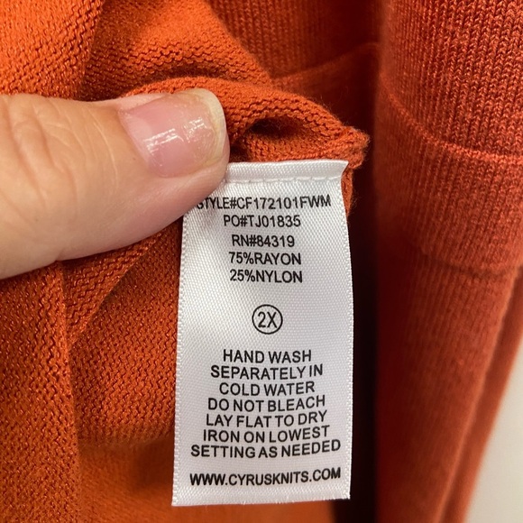Cyrus 2X Rust hooded Sleeveless Cardigan w side pockets $55 - Picture 4 of 5